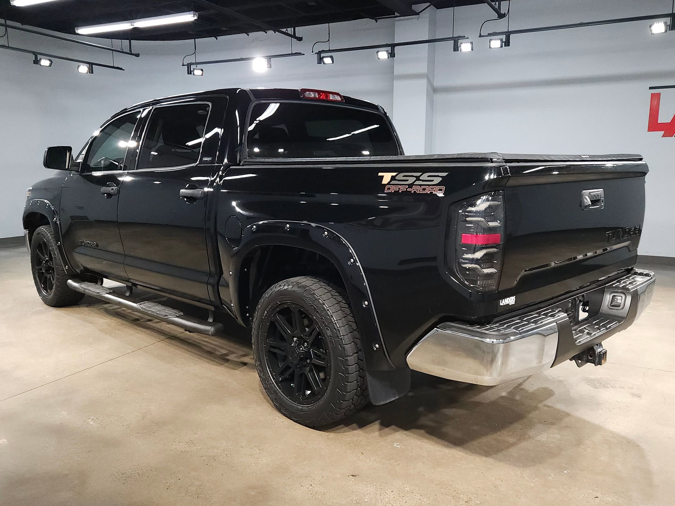Used 2018 Toyota Tundra SR5 w/ SR5 Upgrade Package RWD image 5