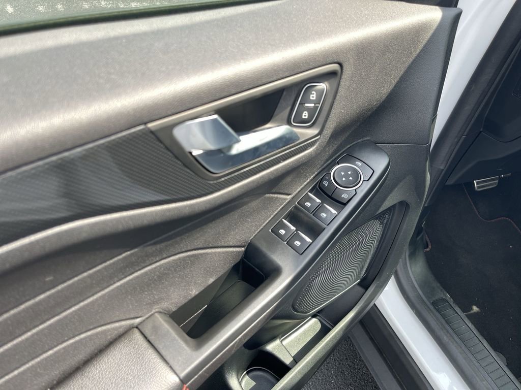 Used 2023 Ford Escape ST-Line image 13