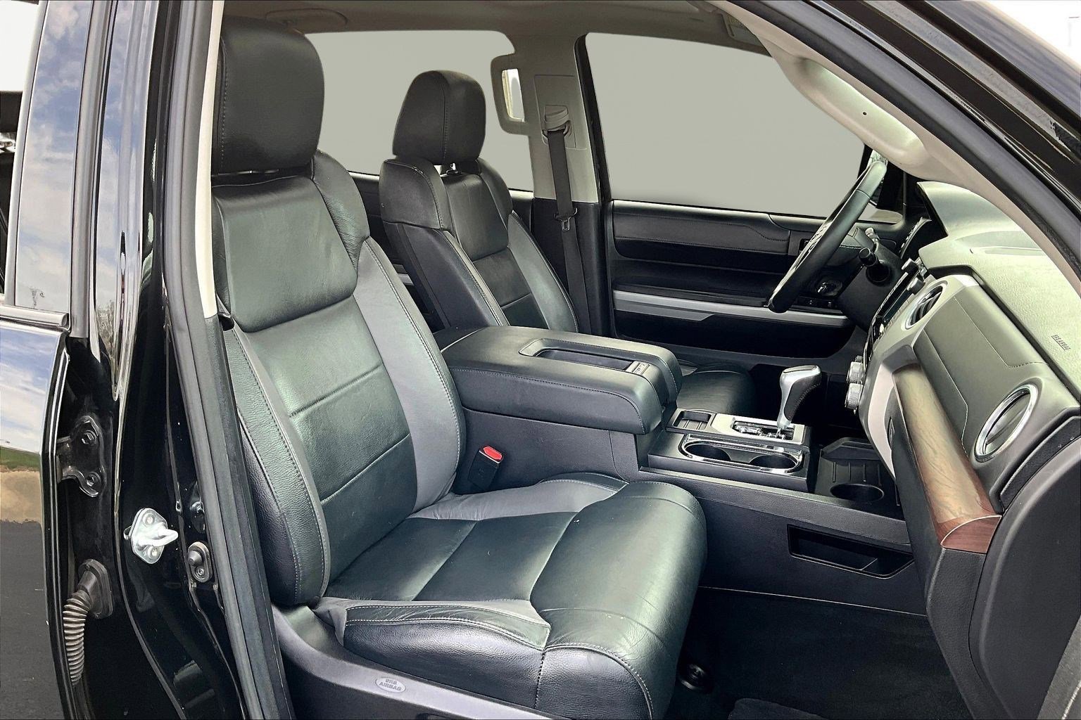 Used 2021 Toyota Tundra Limited w/ Limited Premium Package AWD/4WD image 30
