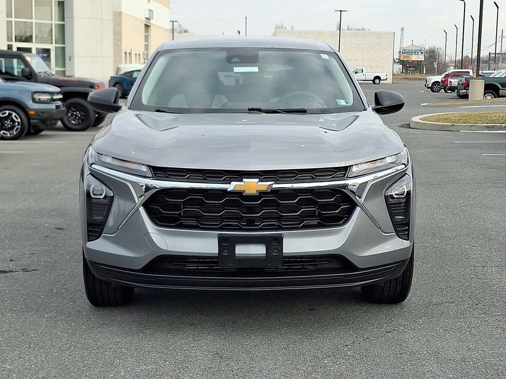 Used 2024 Chevrolet Trax LS image 2