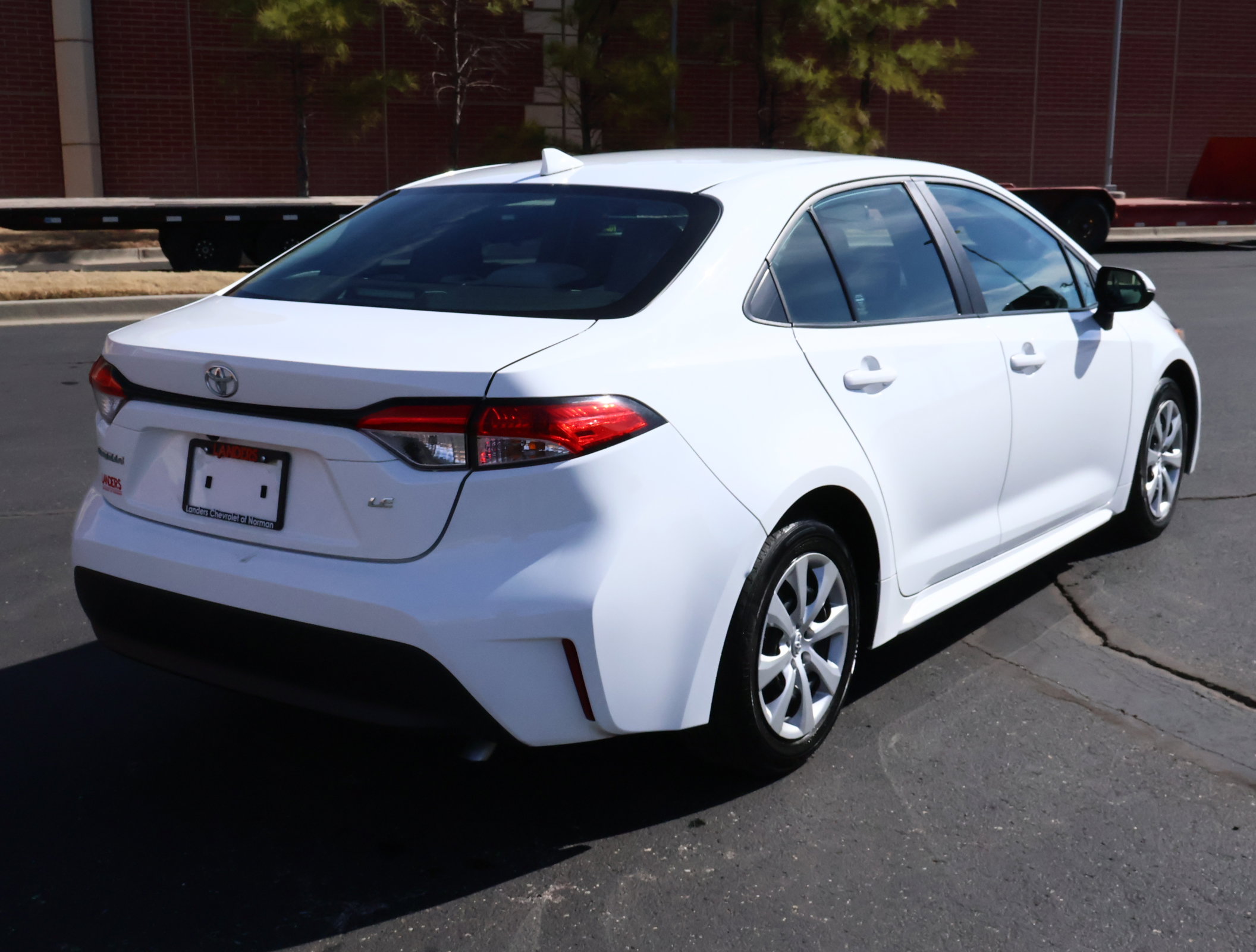 Used 2023 Toyota Corolla LE image 23