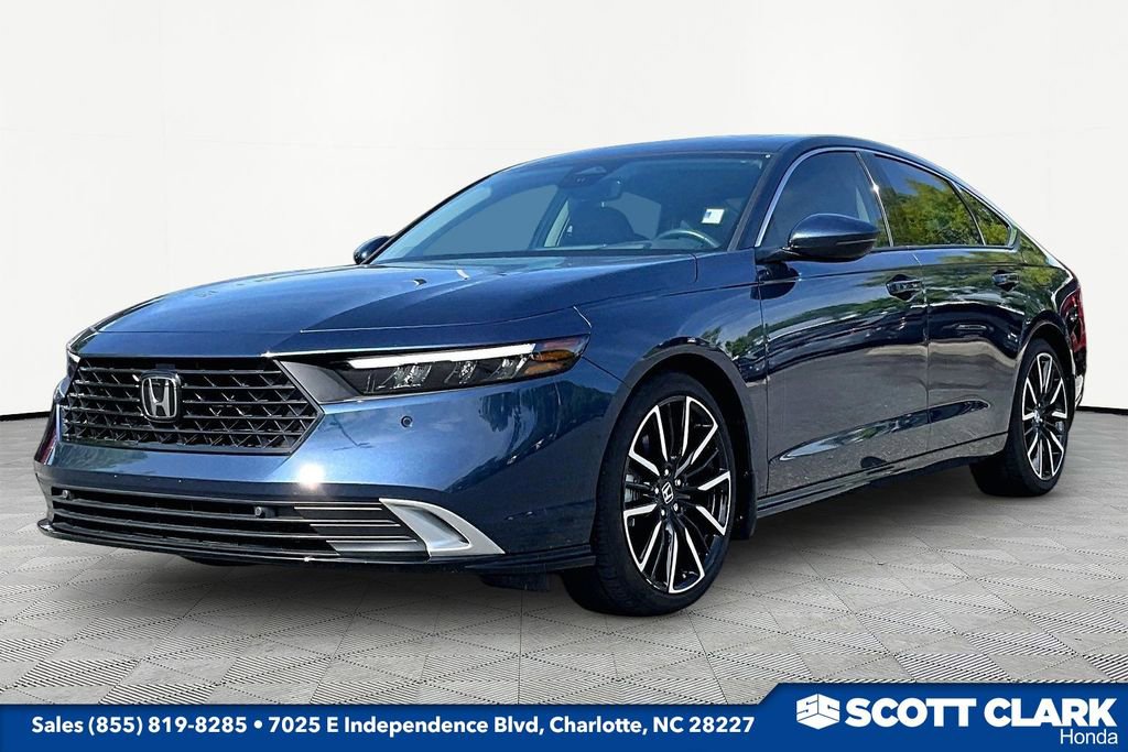 Used 2024 Honda Accord Touring image 3