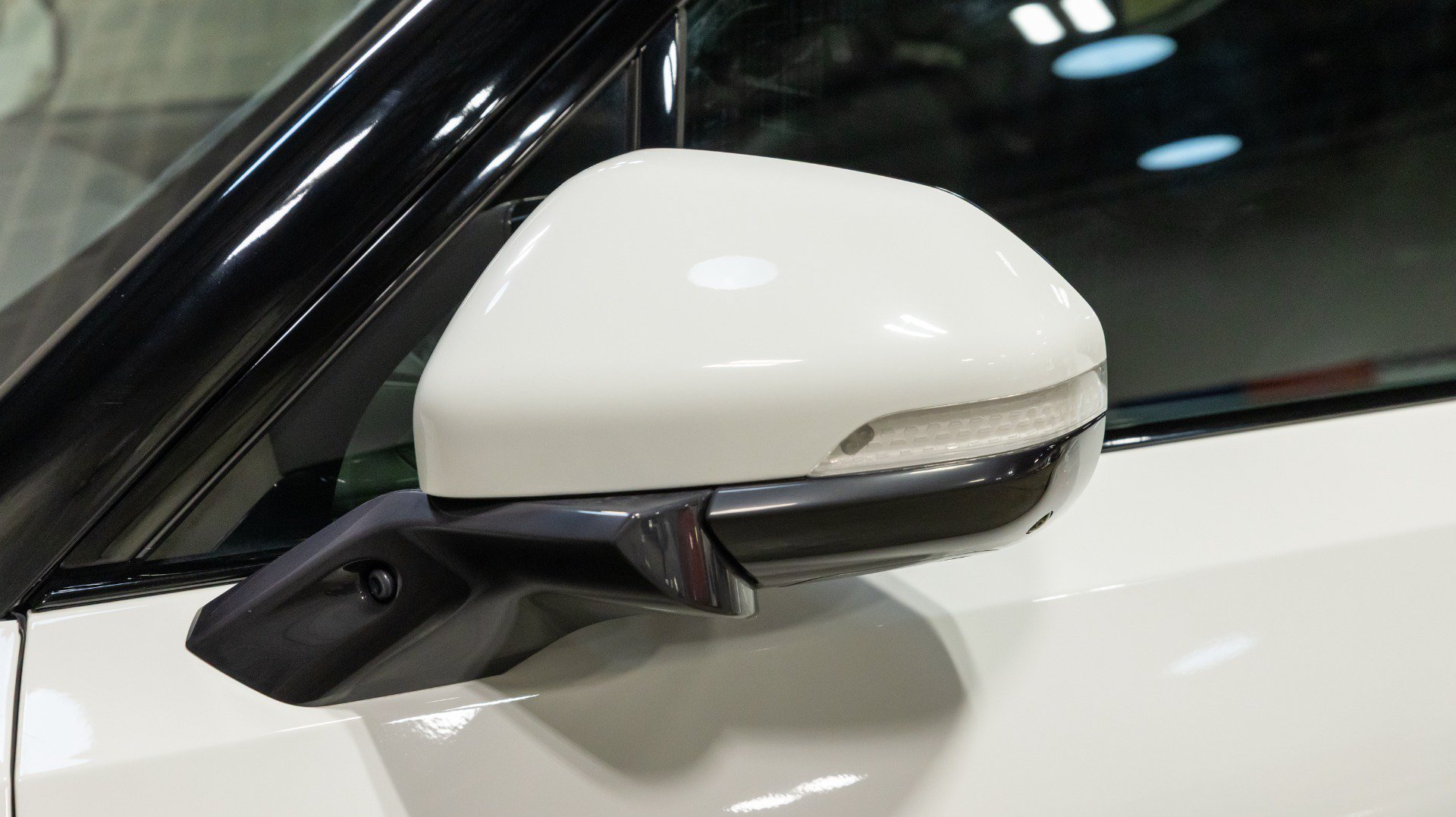 Used 2022 Rivian R1T Adventure AWD/4WD image 14