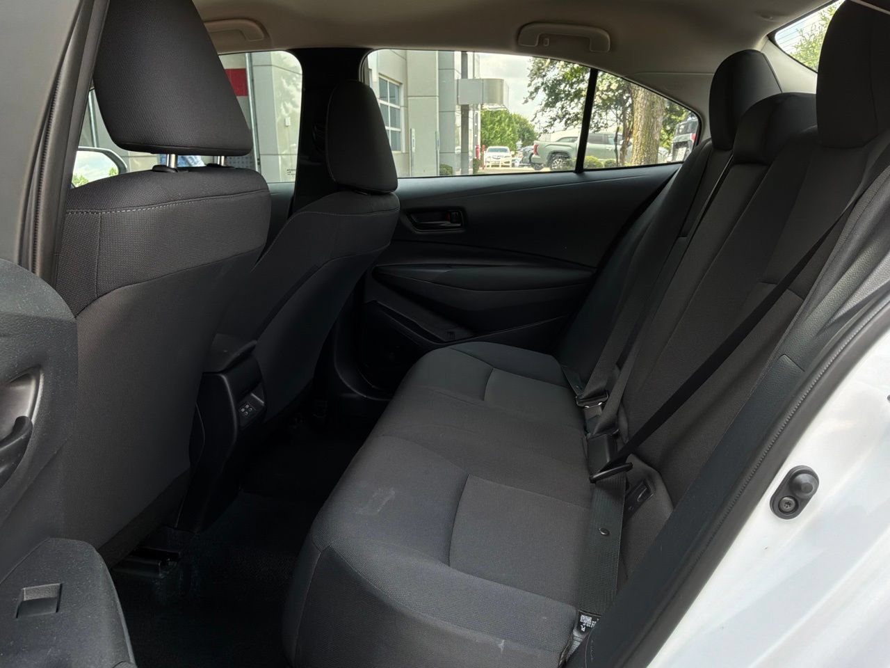 Used 2025 Toyota Corolla LE FWD image 11