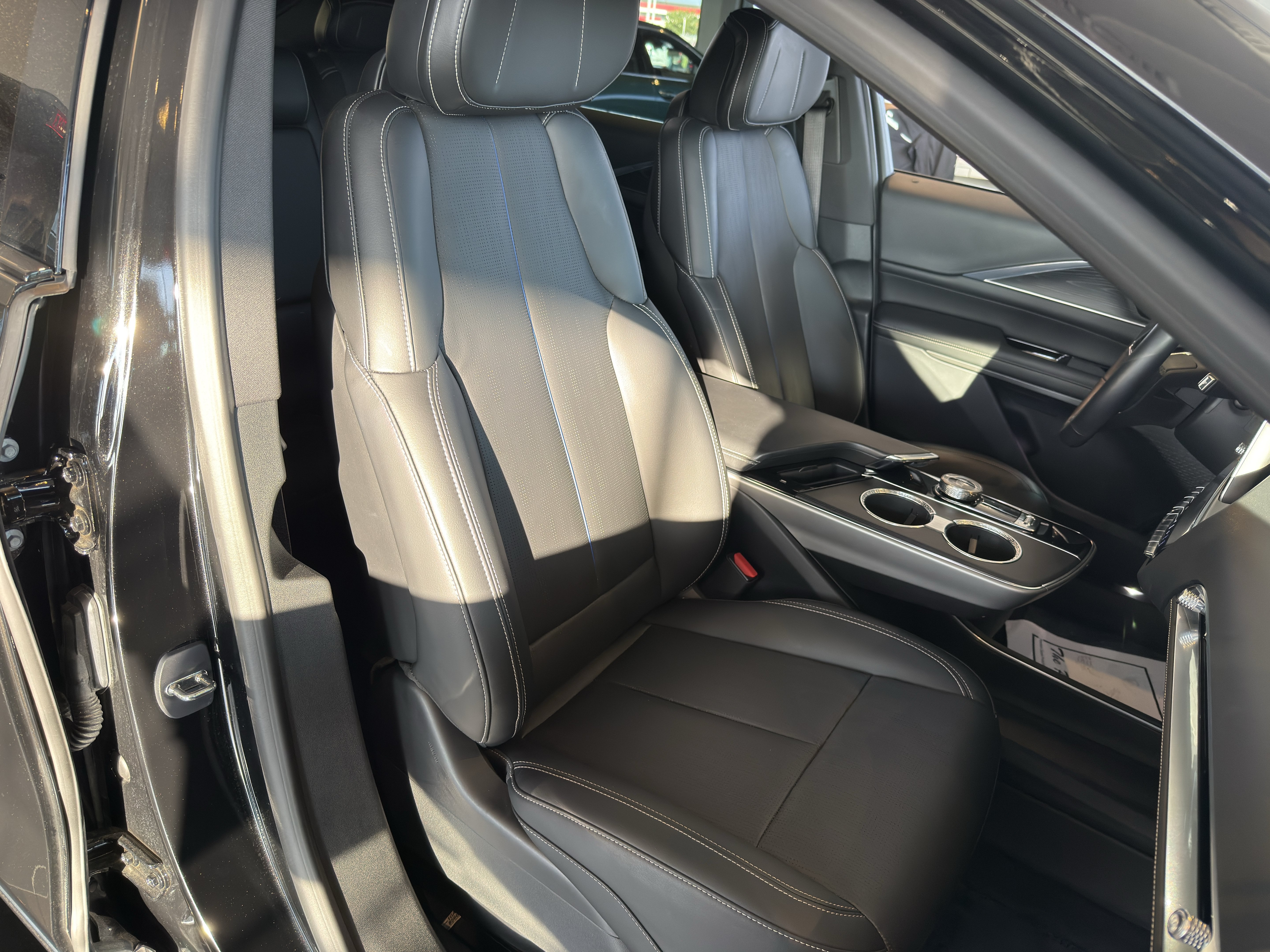 Certified 2024 Cadillac Lyriq Luxury AWD/4WD image 17