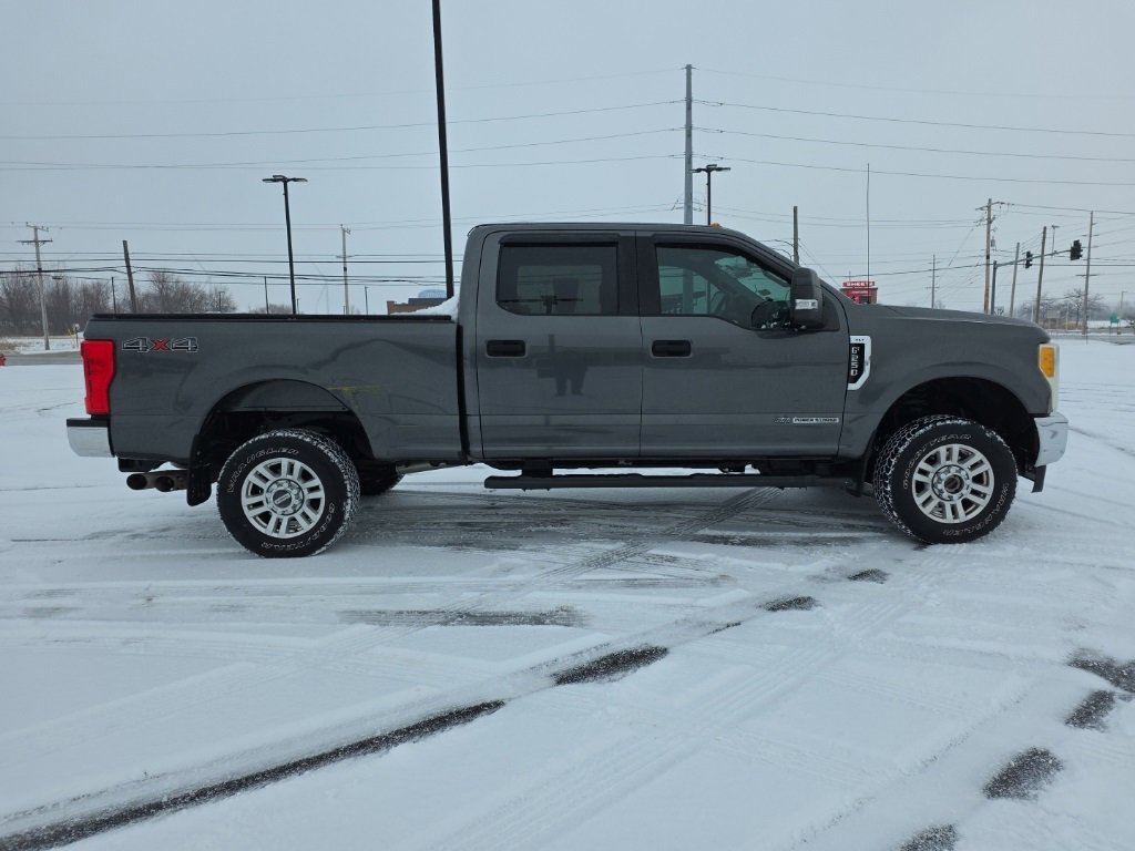 Used 2017 Ford F250 XLT w/ XLT Value Package image 4