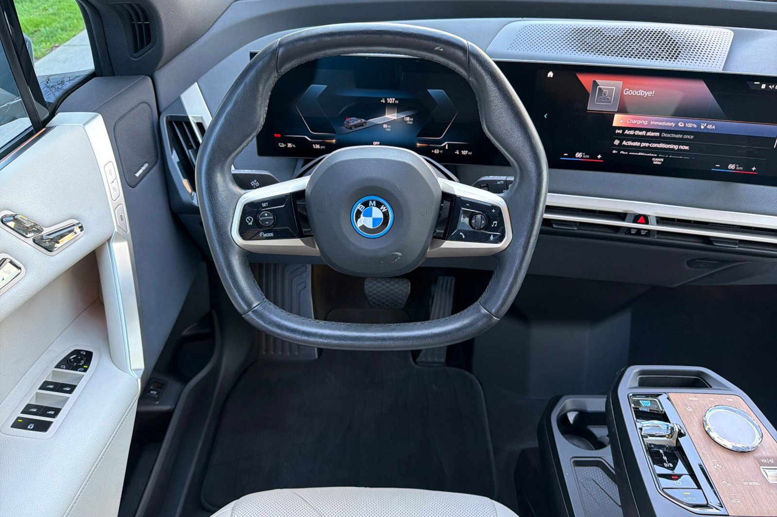 Used 2023 BMW iX xDrive50 w/ Premium Package image 18