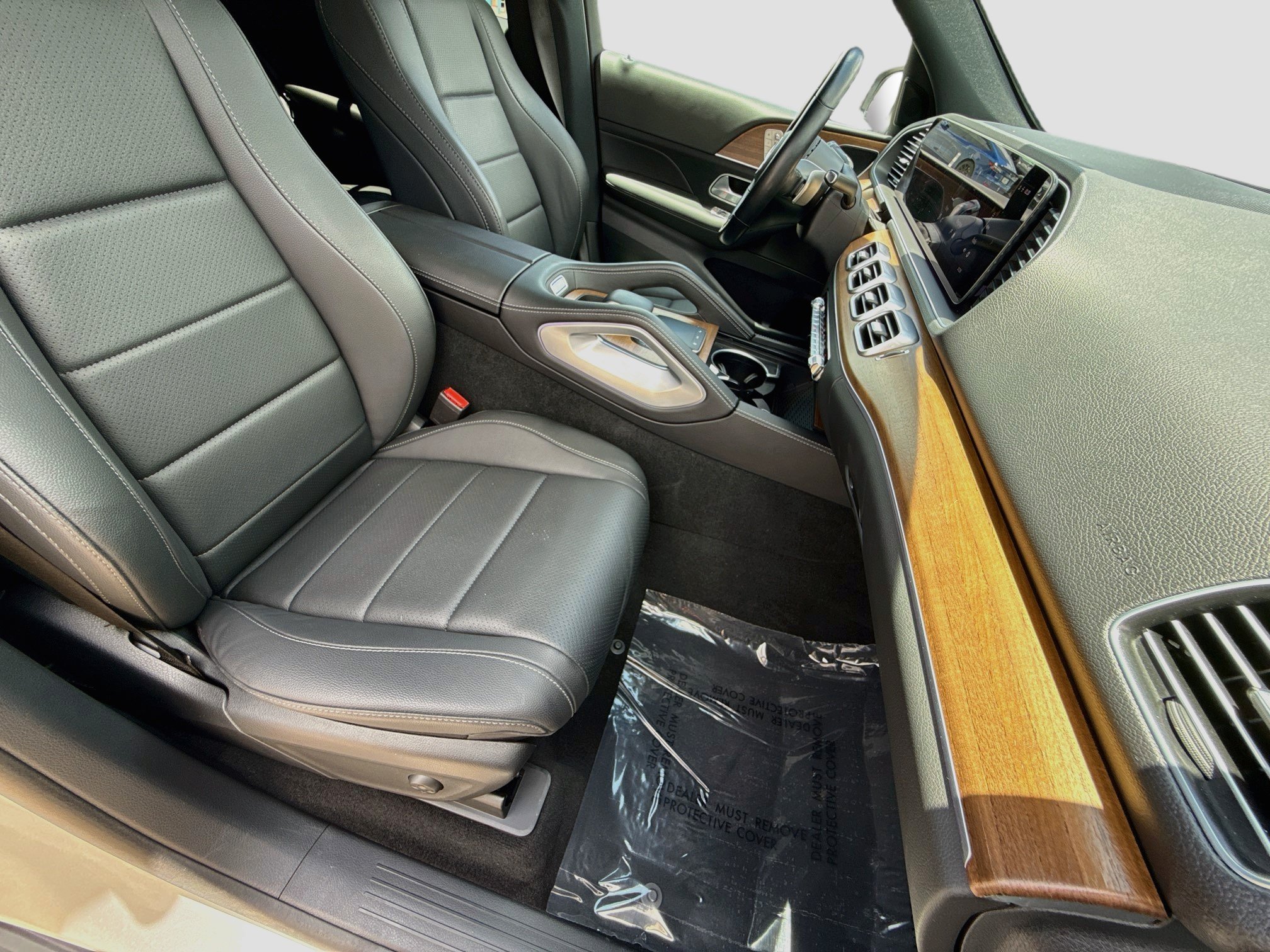 Used 2024 Mercedes-Benz GLE 350 4MATIC w/ Winter Package image 14