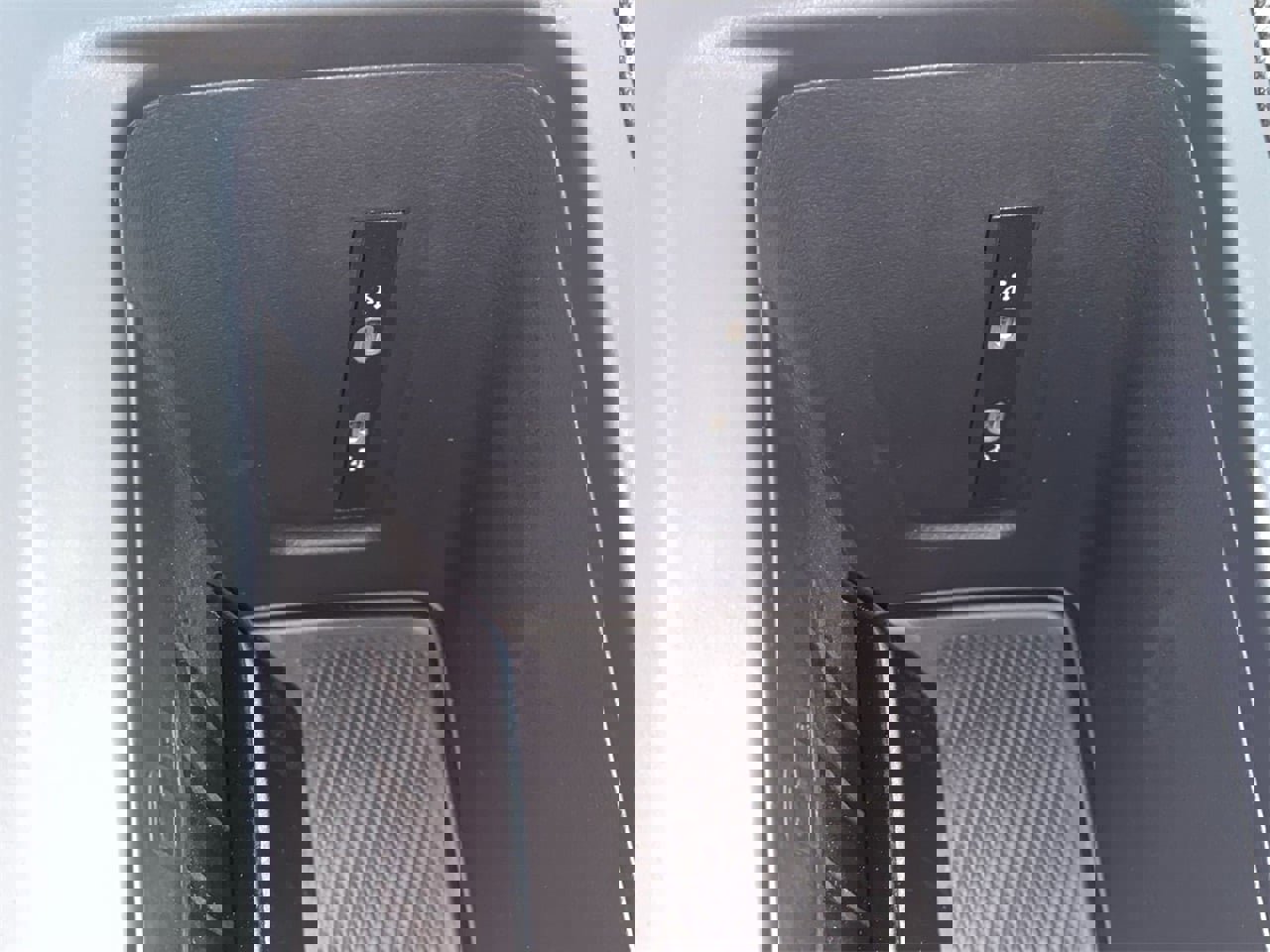 New 2025 Volkswagen Tiguan SE image 24