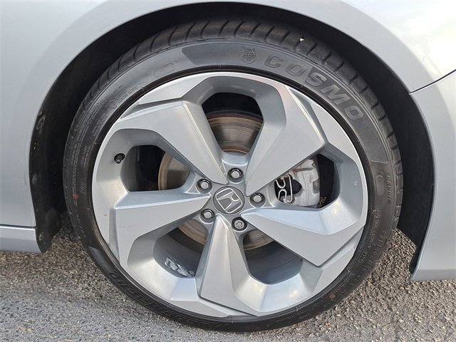 Used 2018 Honda Accord Touring image 7