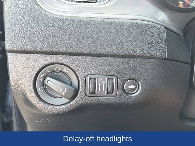 Used 2023 Dodge Charger SXT AWD/4WD image 13