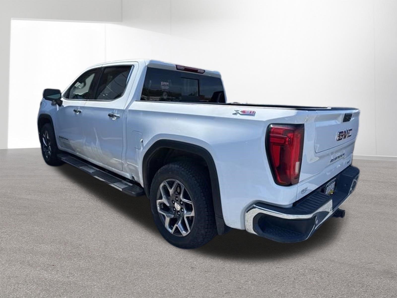 Used 2024 GMC Sierra 1500 SLT w/ SLT Premium Plus Package AWD/4WD image 7
