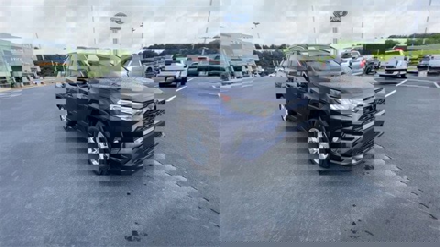 Used 2020 Toyota RAV4 XLE image 2