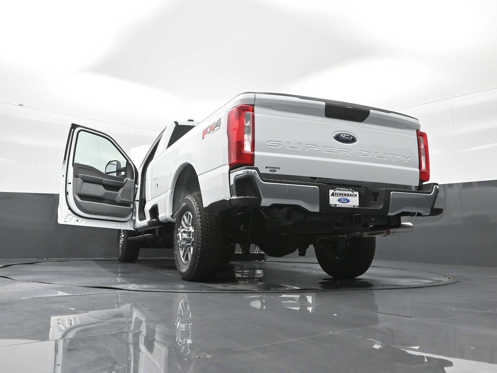 New 2025 Ford F250 XLT image 30