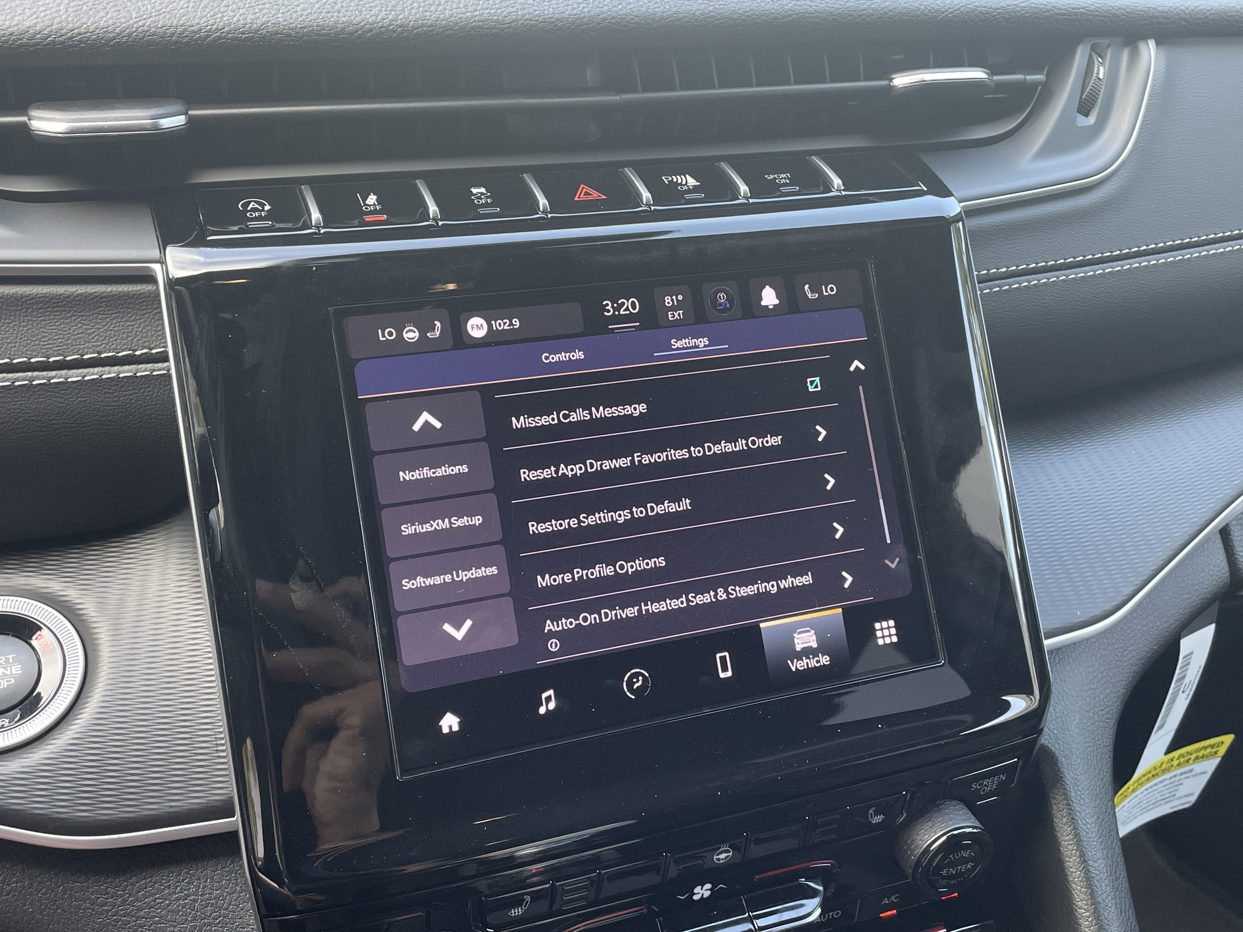 New 2025 Jeep Grand Cherokee Altitude image 48