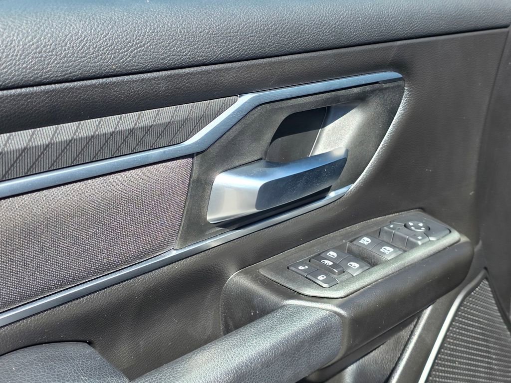 Used 2025 RAM 1500 Big Horn AWD/4WD image 15