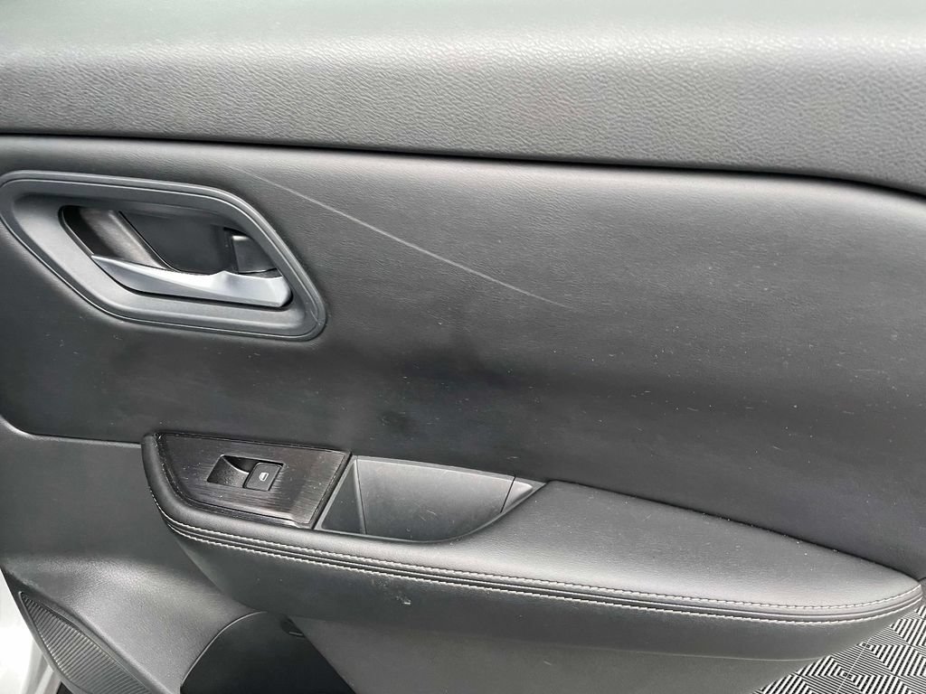 Used 2024 Nissan Rogue SV AWD/4WD image 12