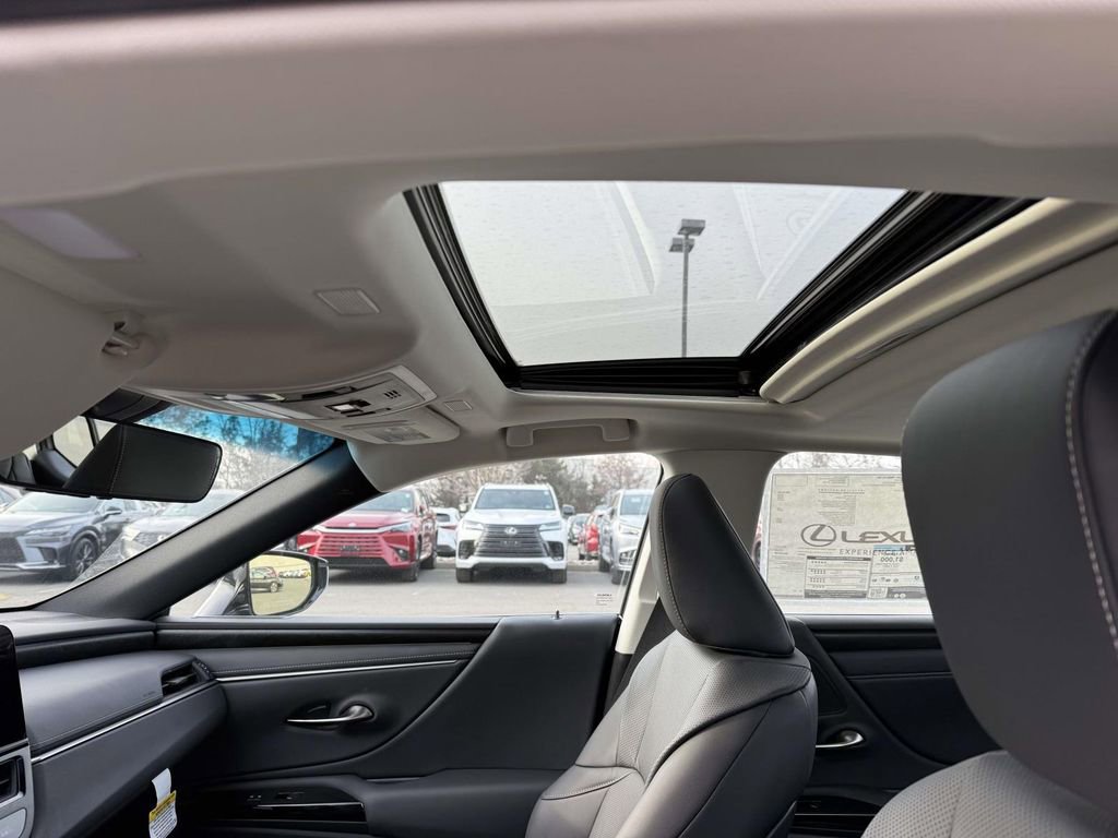 Used 2025 Lexus ES 350 Premium image 19
