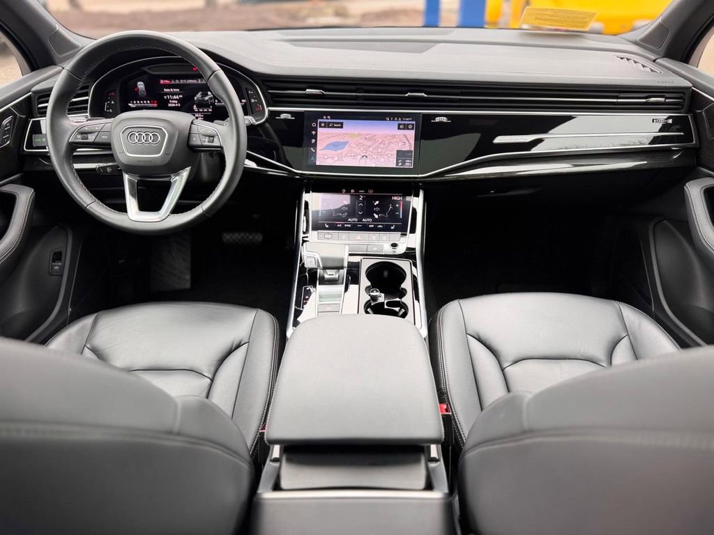 Used 2025 Audi Q7 3.0T Premium Plus image 11