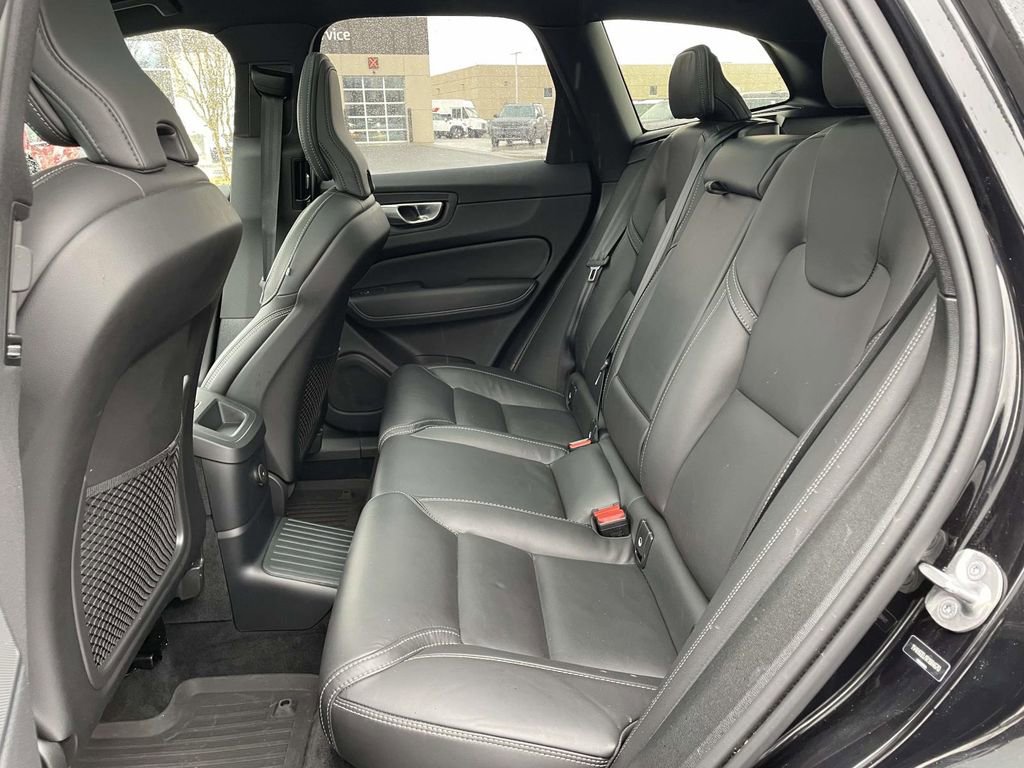 Used 2024 Volvo XC60 T8 Ultimate w/ Climate Package image 3