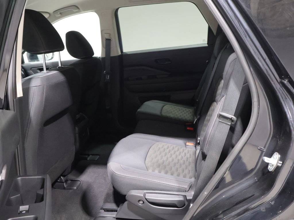 Used 2024 Nissan Pathfinder S AWD/4WD image 18