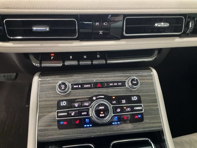 Used 2020 Lincoln Aviator Black Label w/ Class IV Trailer Tow Package AWD/4WD image 15