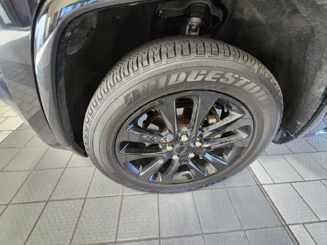 Used 2019 Jeep Grand Cherokee Altitude AWD/4WD image 8