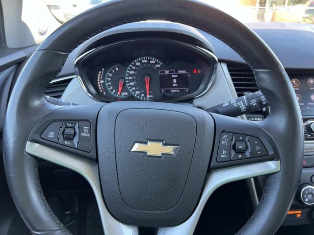 Used 2020 Chevrolet Trax LT w/ LT Convenience Package image 18