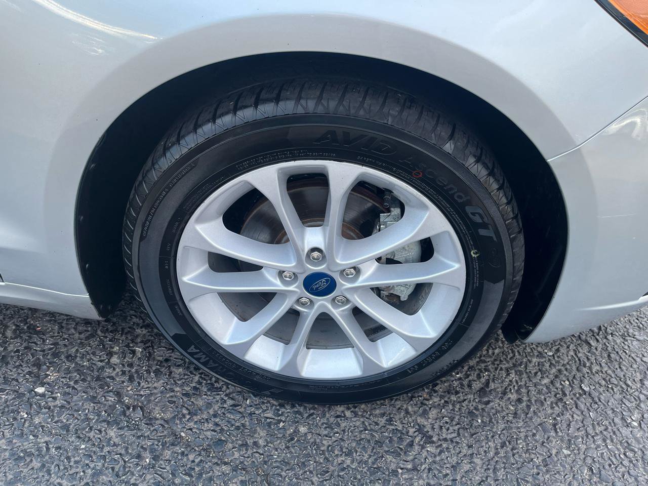 Used 2019 Ford Fusion SE image 11