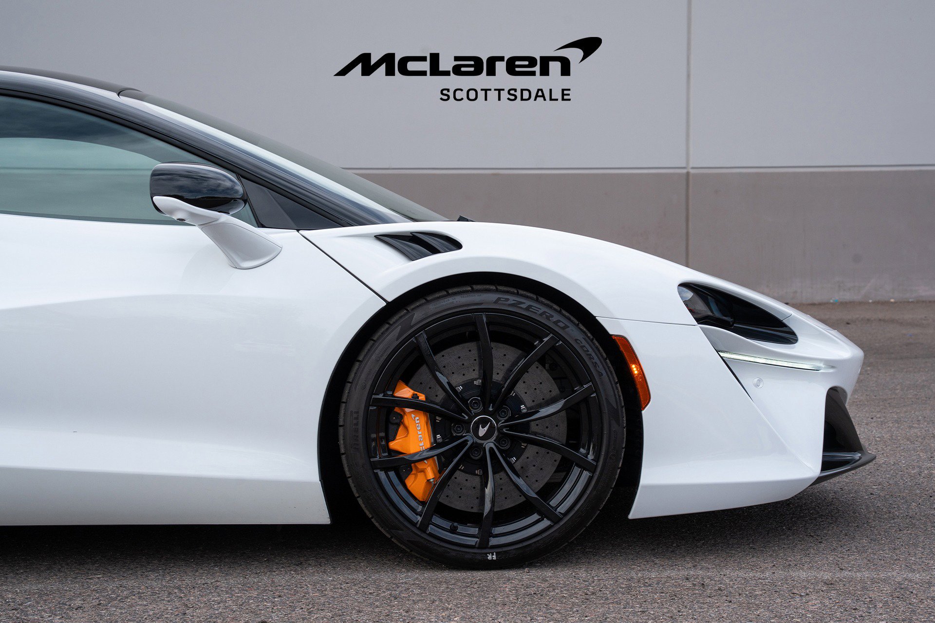 Used 2023 McLaren Artura image 15