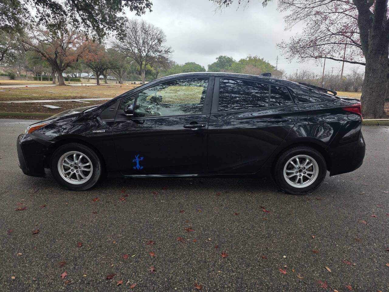 Used 2021 Toyota Prius LE FWD image 9