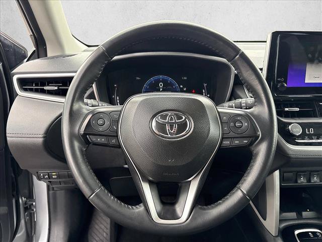 Certified 2025 Toyota Corolla Cross XLE FWD image 18