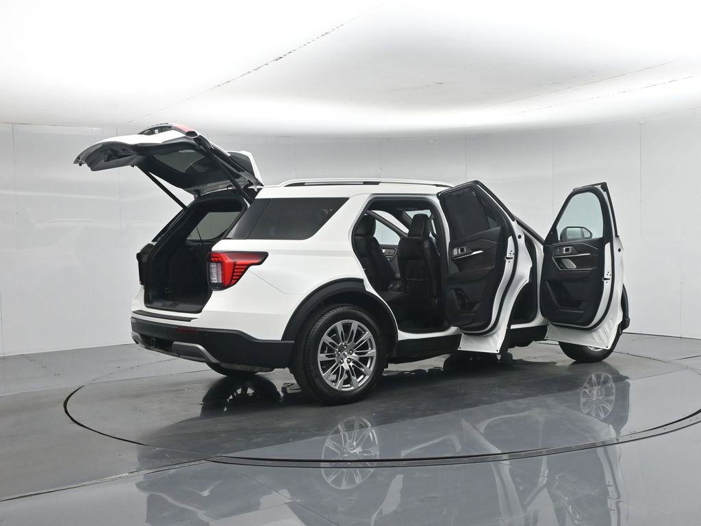 Used 2025 Ford Explorer Platinum RWD image 6