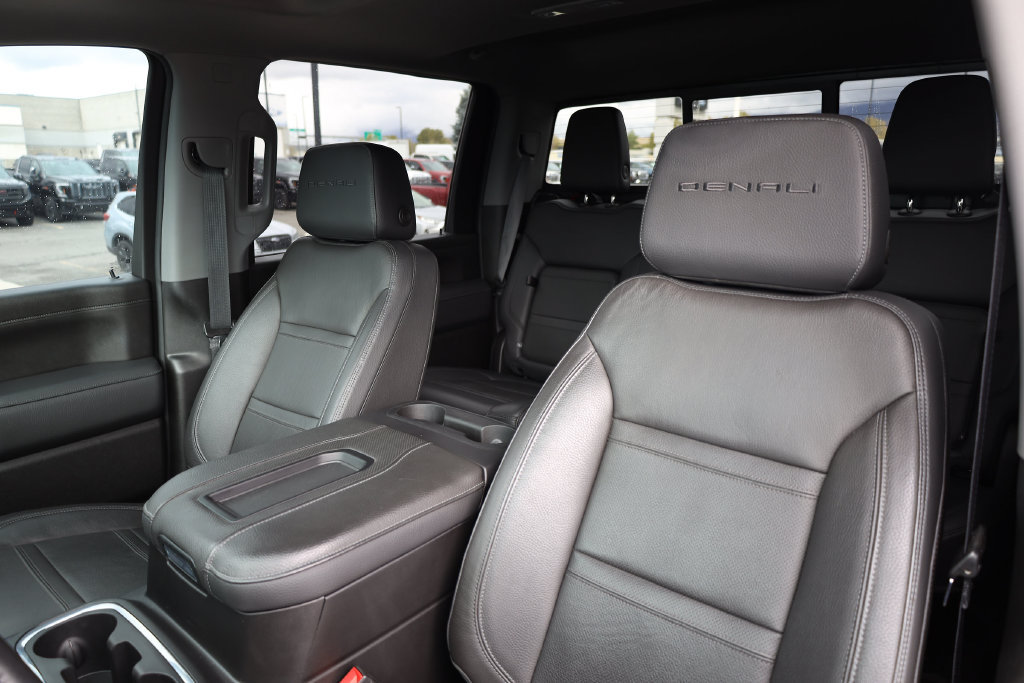 Used 2021 GMC Sierra 3500 Denali w/ Denali Ultimate Package AWD/4WD image 18