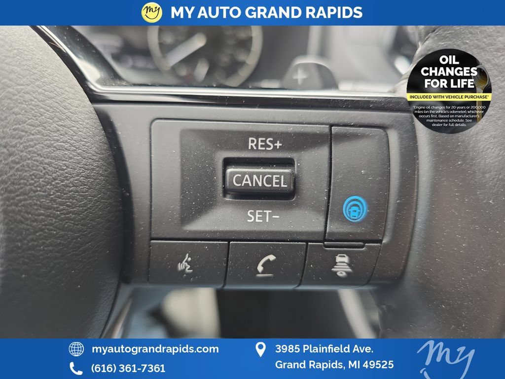 Used 2023 Nissan Rogue SV AWD/4WD image 15