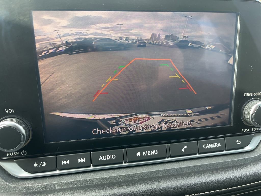 Used 2022 Nissan Rogue SV image 18