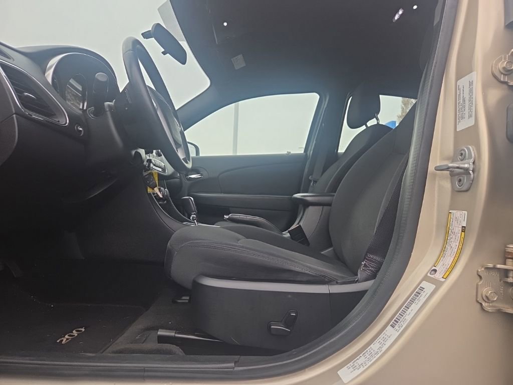 Used 2013 Chrysler 200 Touring video 2