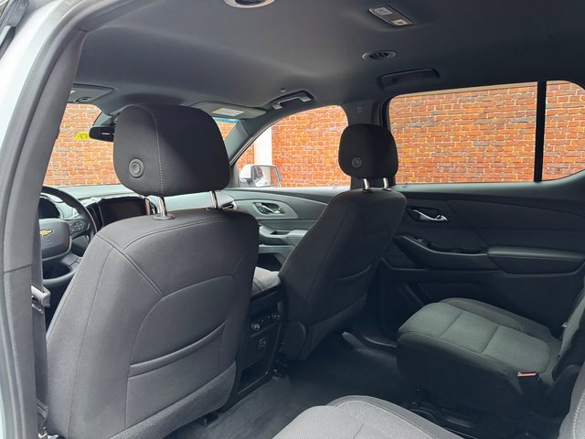 Used 2023 Chevrolet Traverse LT image 24
