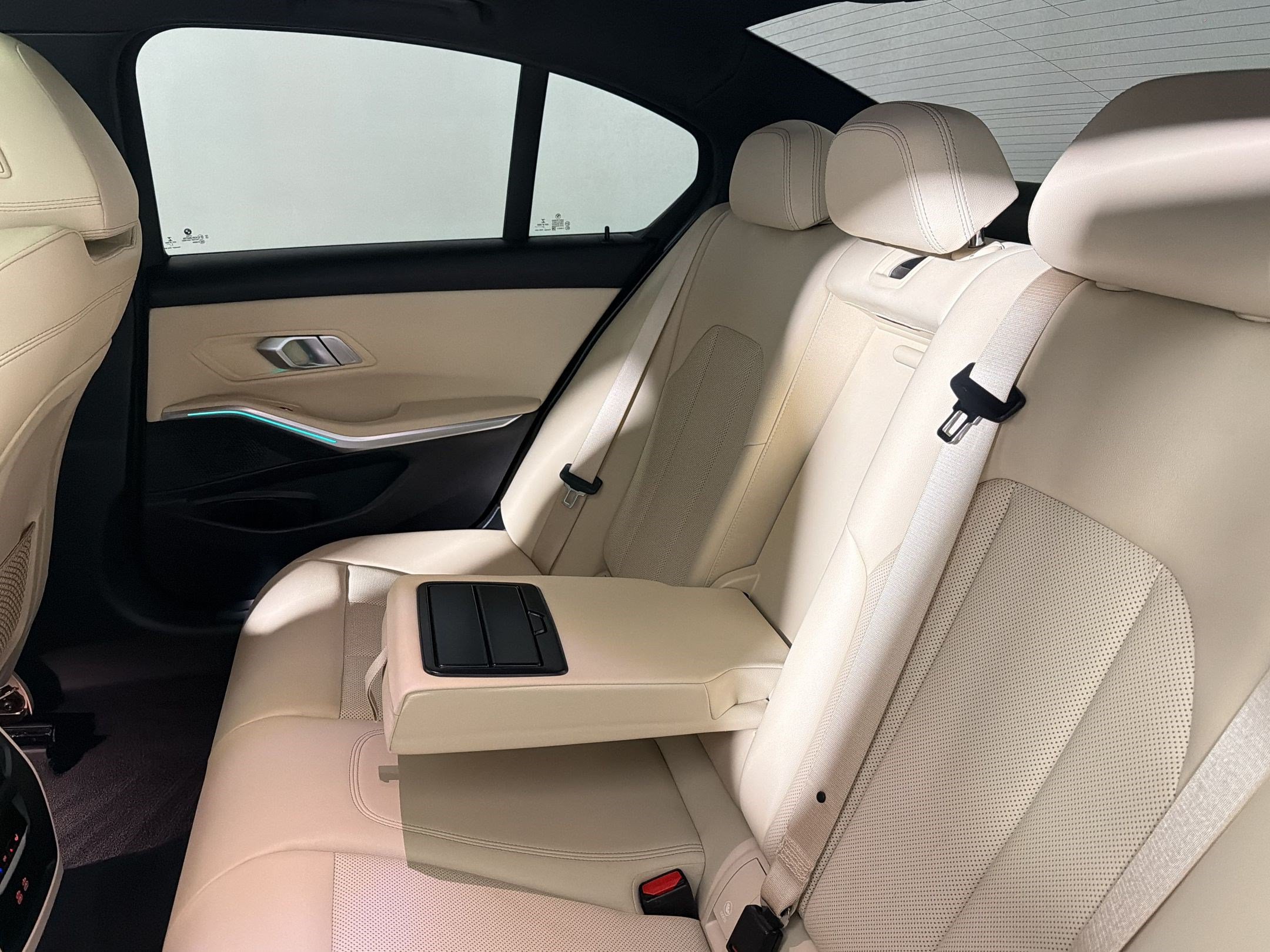 Used 2022 BMW 330i xDrive Sedan w/ M Sport Package AWD/4WD image 33