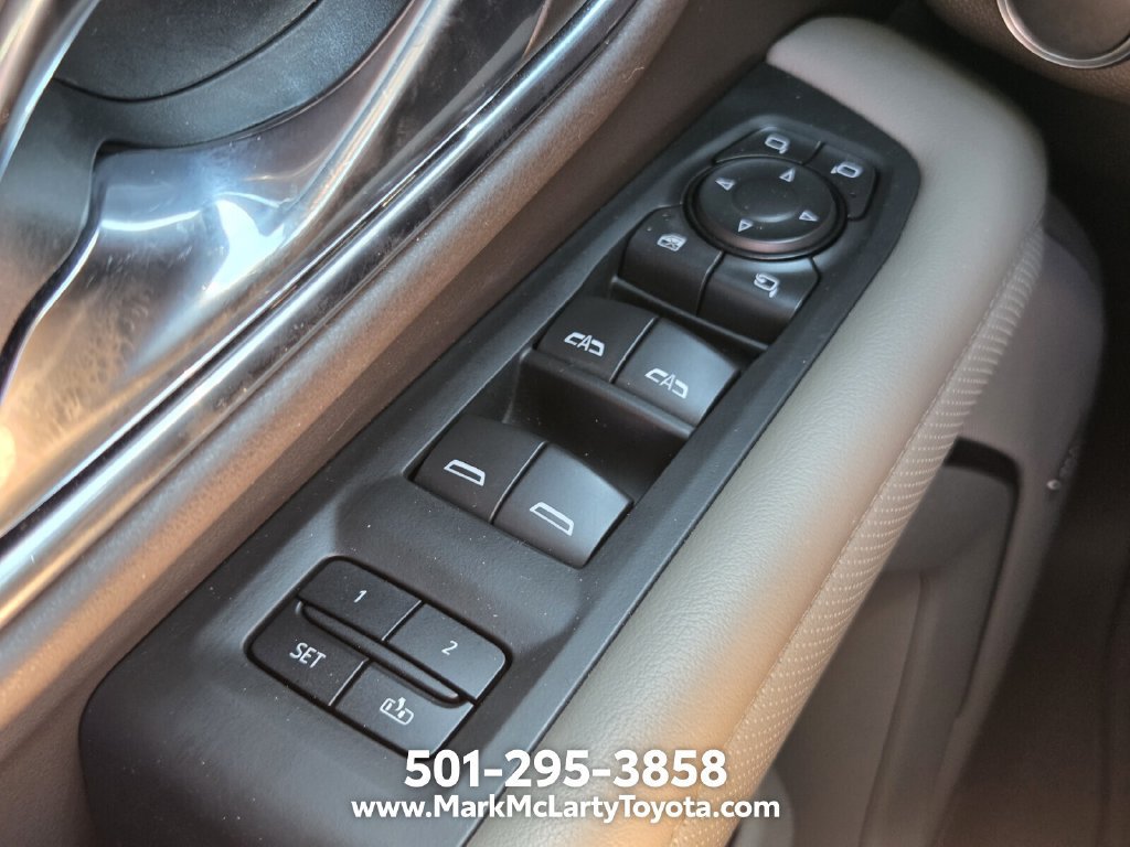 Used 2021 GMC Yukon SLT w/ SLT Premium Package AWD/4WD image 31