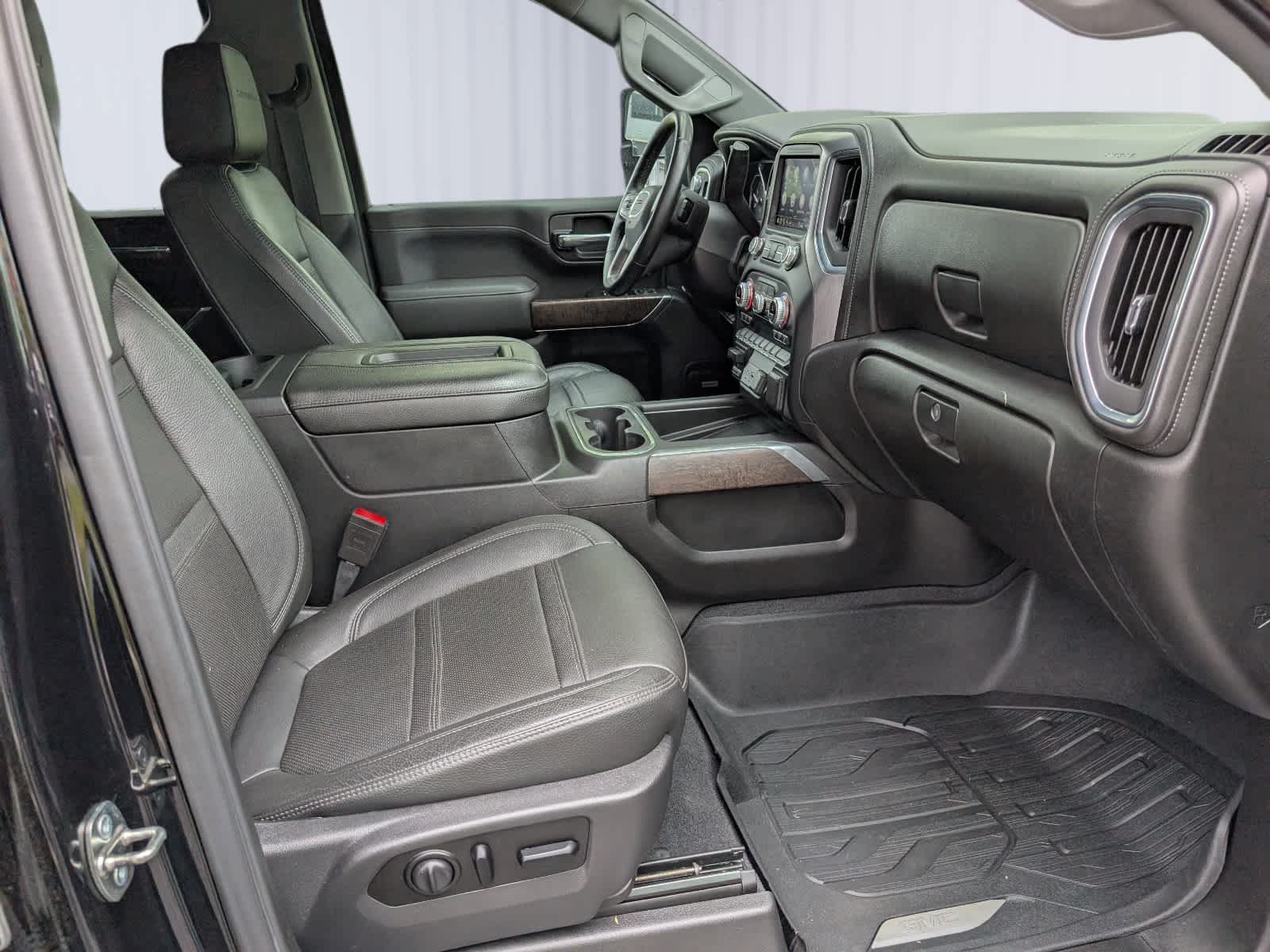Used 2020 GMC Sierra 3500 Denali w/ Technology Package AWD/4WD image 9