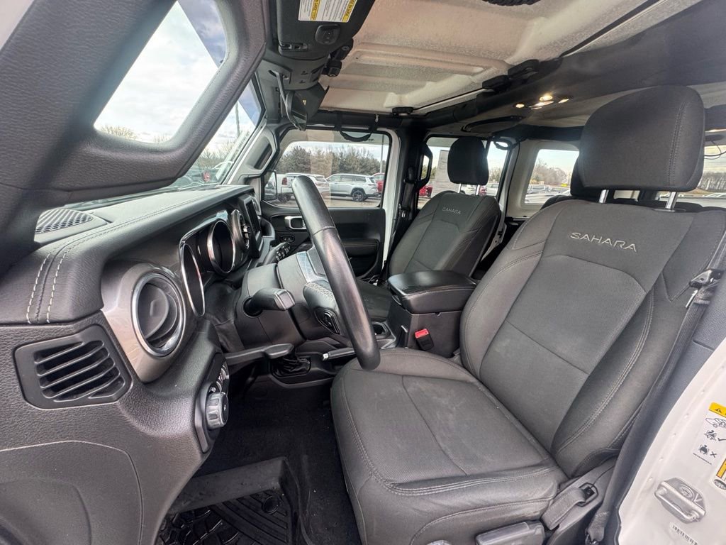 Used 2019 Jeep Wrangler Unlimited Sahara image 12