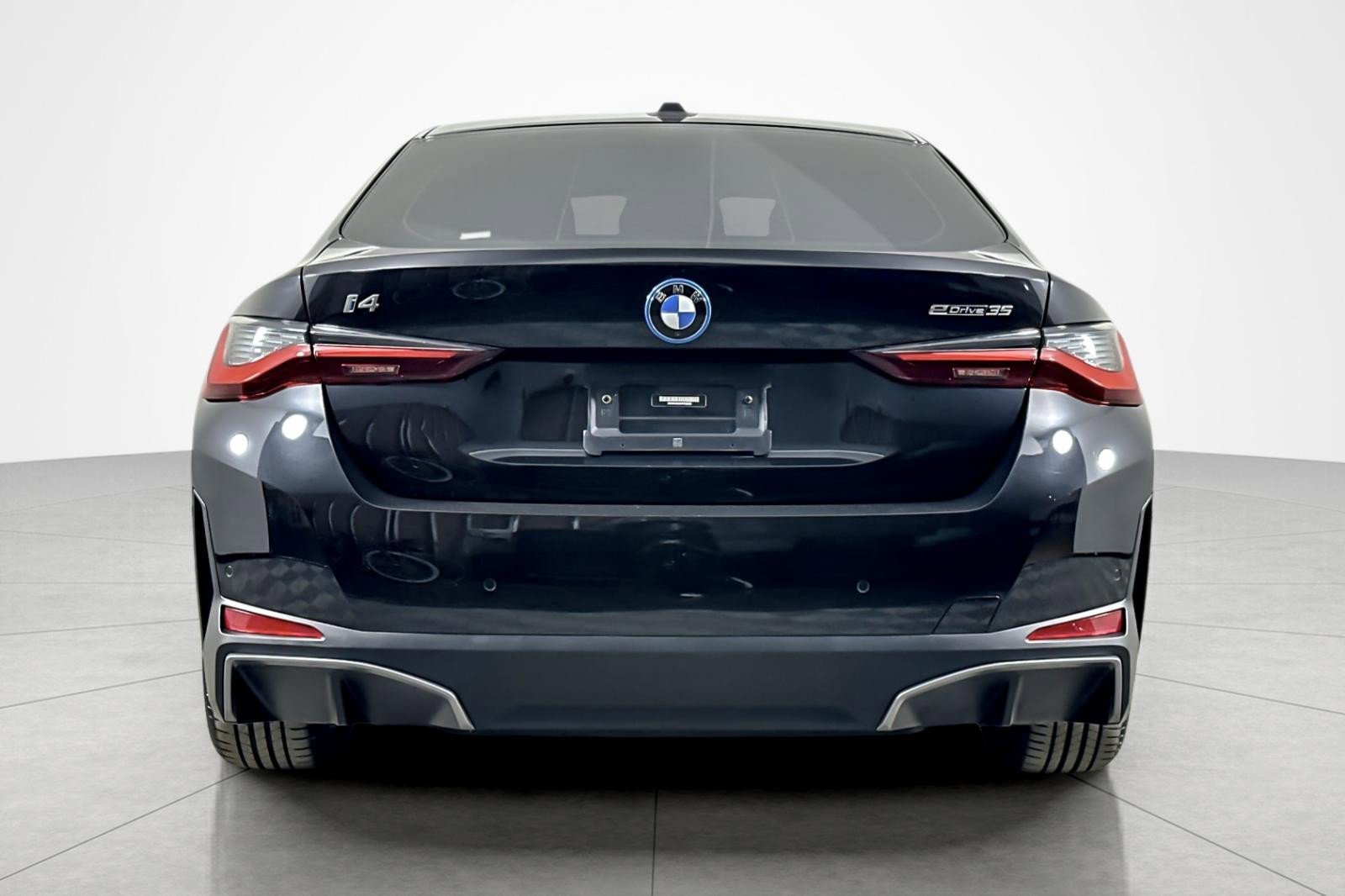 Used 2023 BMW i4 eDrive35 w/ Premium Package RWD image 4