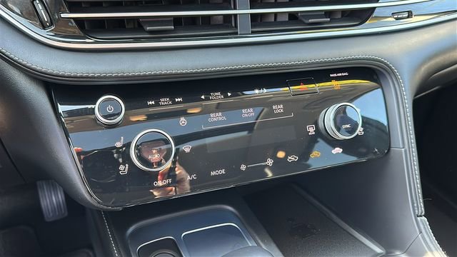 Used 2023 INFINITI QX60 Sensory w/ Vision Package AWD/4WD image 18