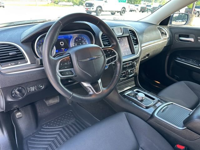Certified 2021 Chrysler 300 Touring w/ Chrome Appearance Package RWD image 12