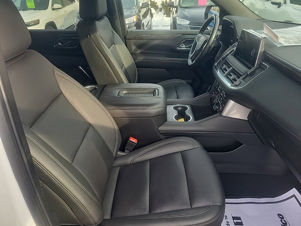 Used 2024 Chevrolet Suburban Z71 w/ Luxury Package image 30