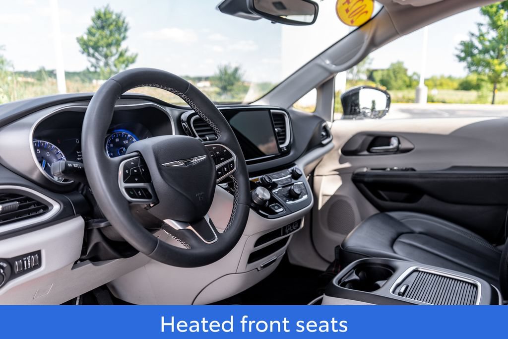 Used 2024 Chrysler Pacifica Touring-L FWD image 22