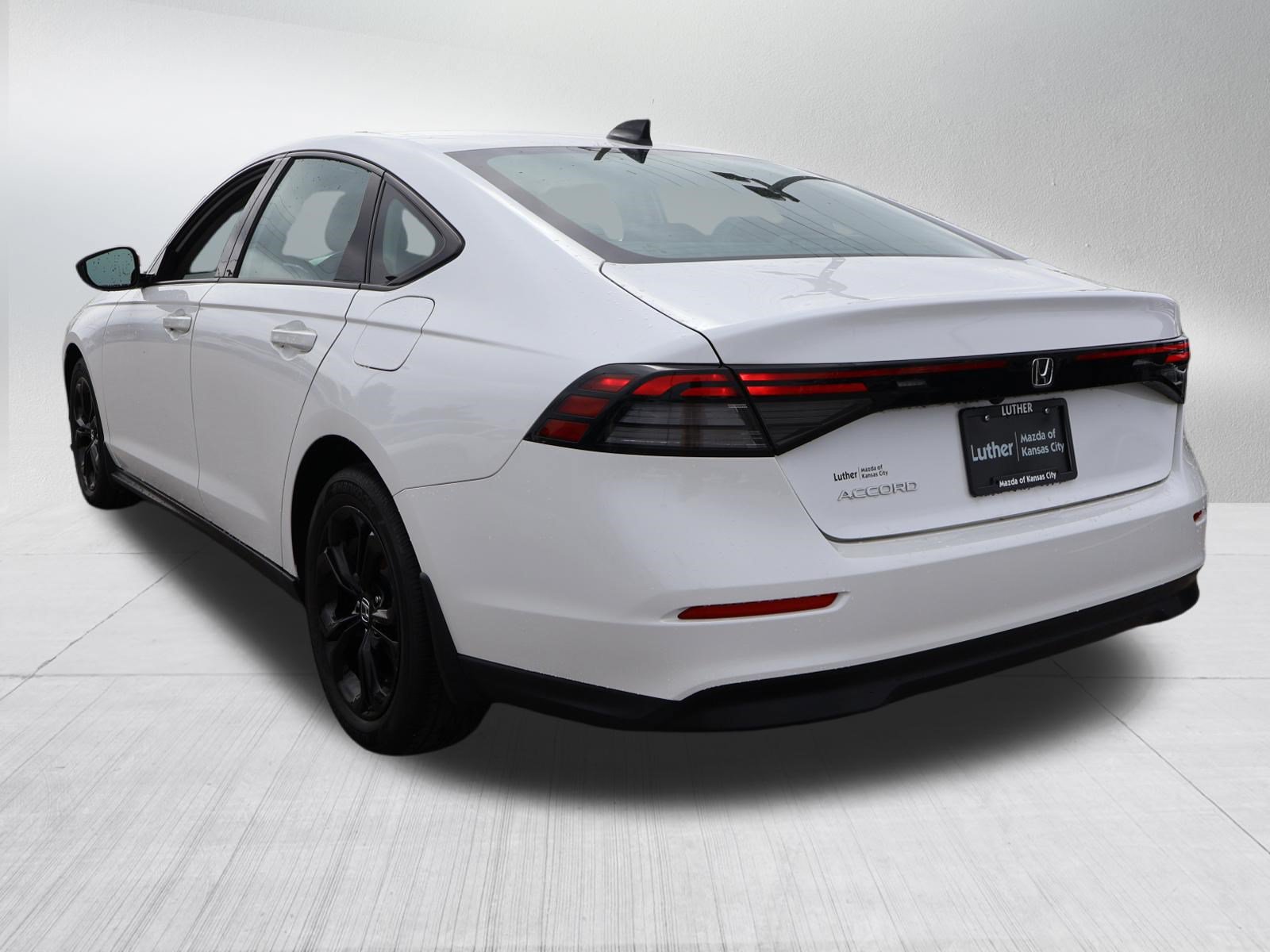 Used 2025 Honda Accord SE image 5