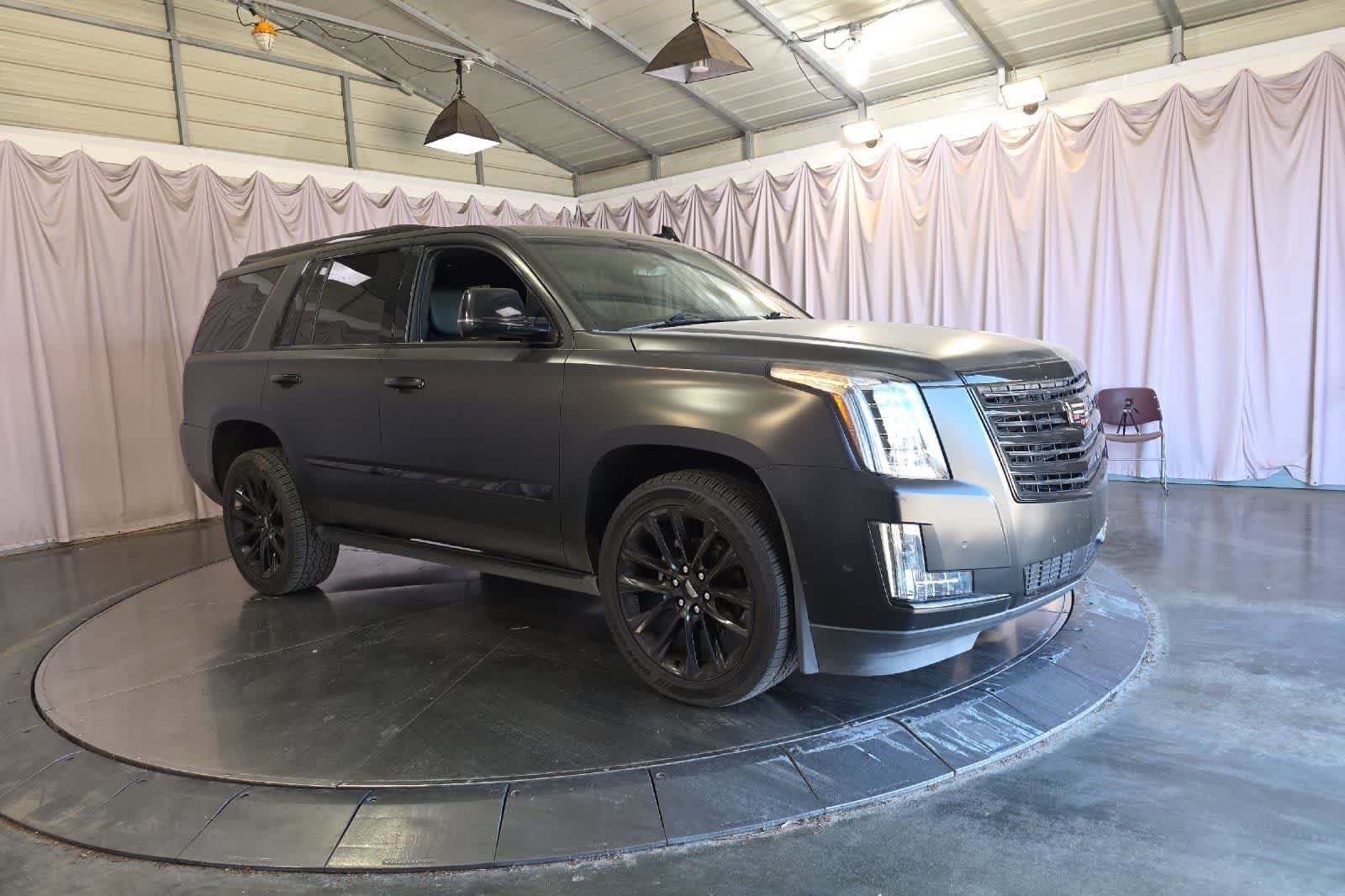Used 2019 Cadillac Escalade Platinum w/ Escalade Sport Edition AWD/4WD image 10