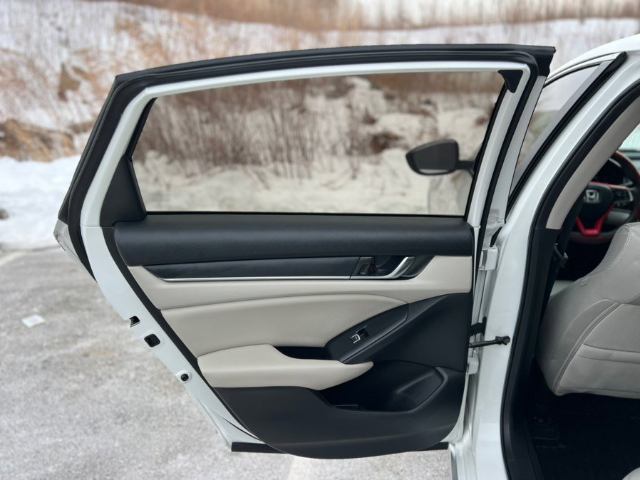 Used 2019 Honda Accord EX image 34